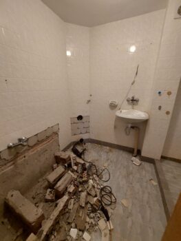 Симпатична бюджетна баня